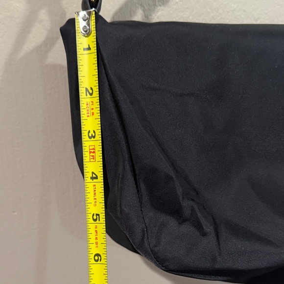 Lululemon Elegant Black Crossbody Bag - Picture 9 of 10